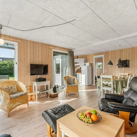 Holm - 700m To The Fjord By Interhome Feriehus