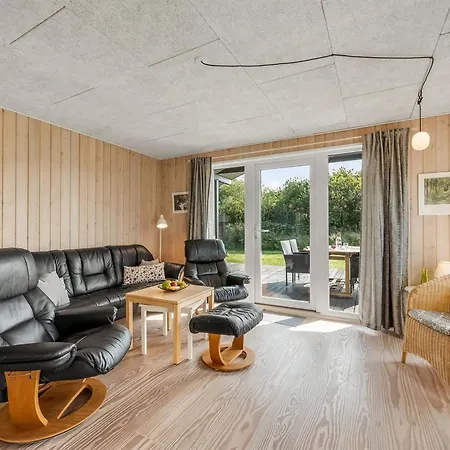 Holm - 700m To The Fjord By Interhome Feriehus *
